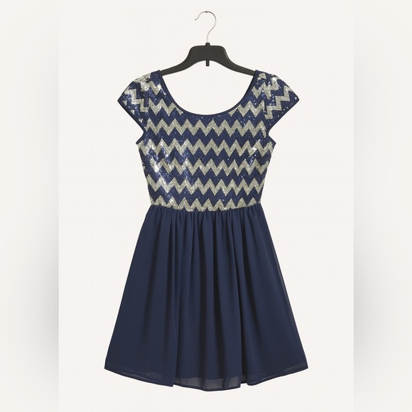 B. Darlin Juniors Navy & Silver Sequin Dress – Size 3/4 Cocktail Formal Prom - Picture 1 of 3